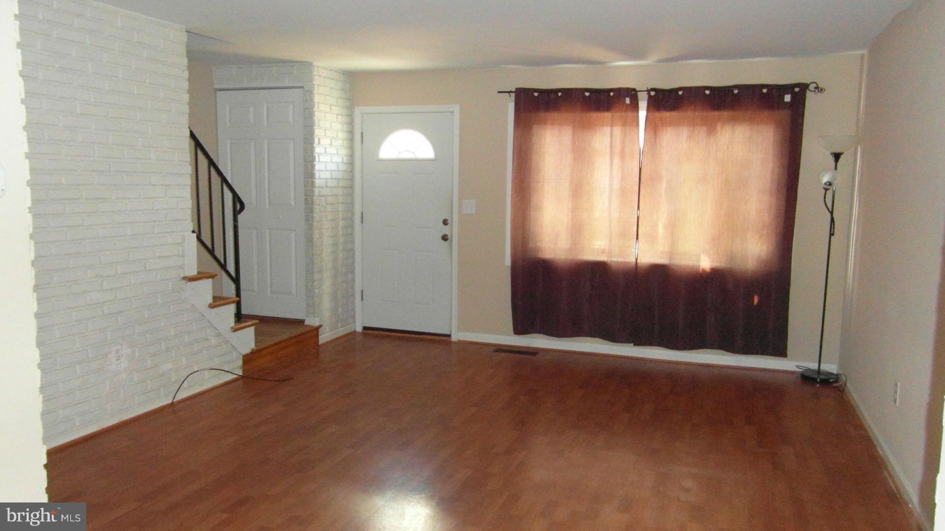 745 Seawall Road Baltimore, MD 21221 - Photo 5 of 29 Living Room