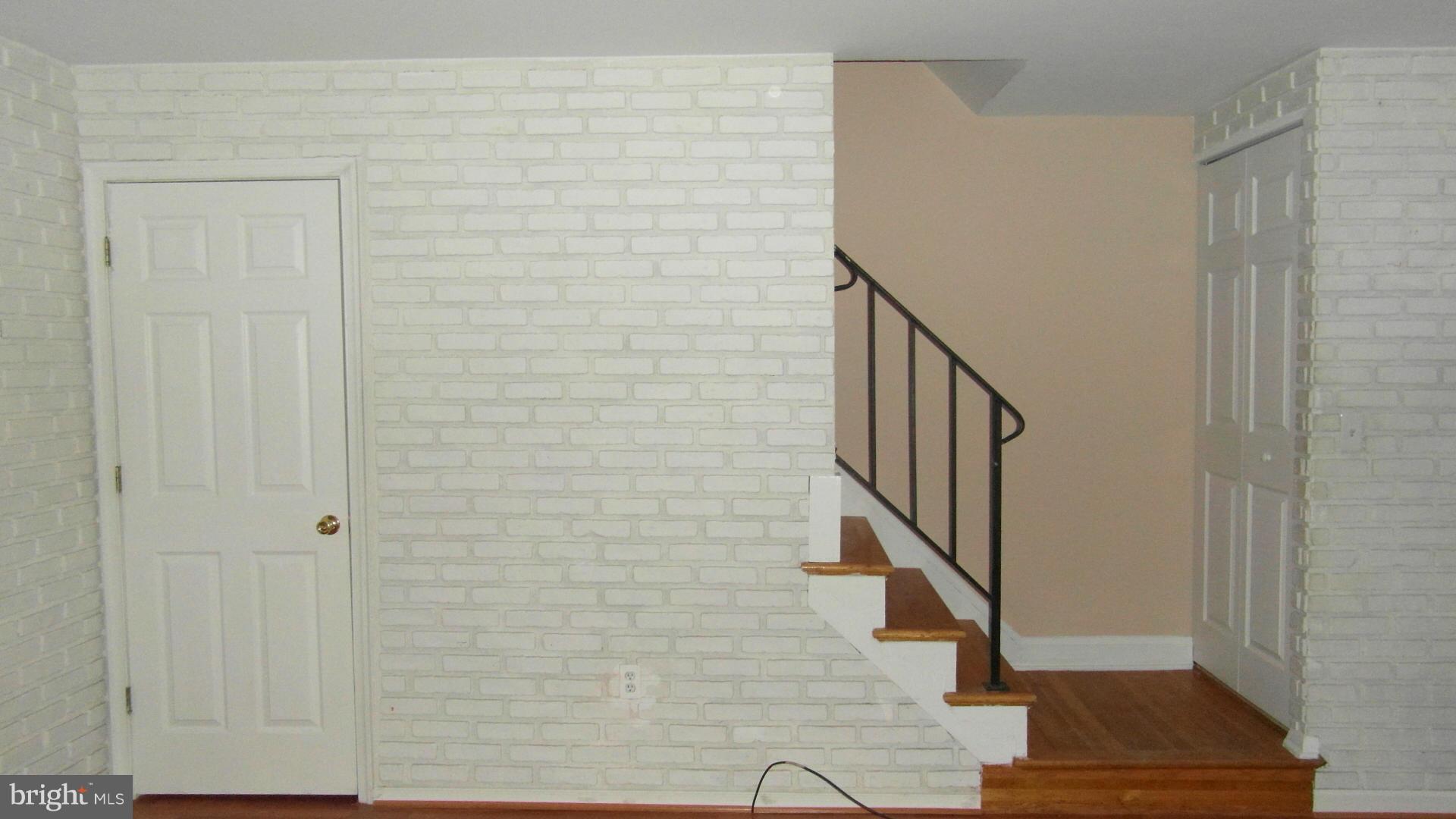745 Seawall Road Baltimore, MD 21221 - Photo 7 of 29 Living Room