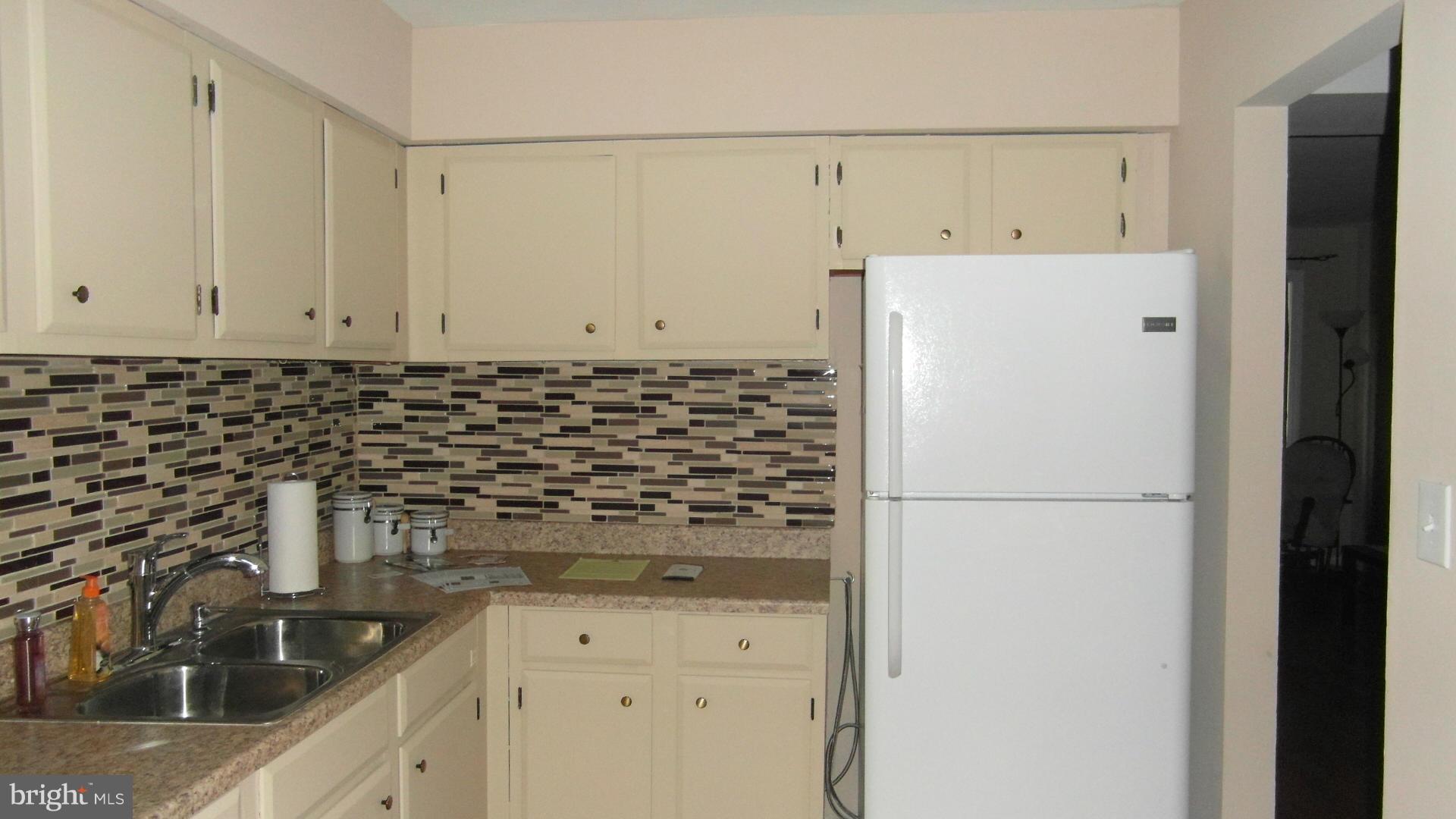 745 Seawall Road Baltimore, MD 21221 - Photo 9 of 29 Kitchen