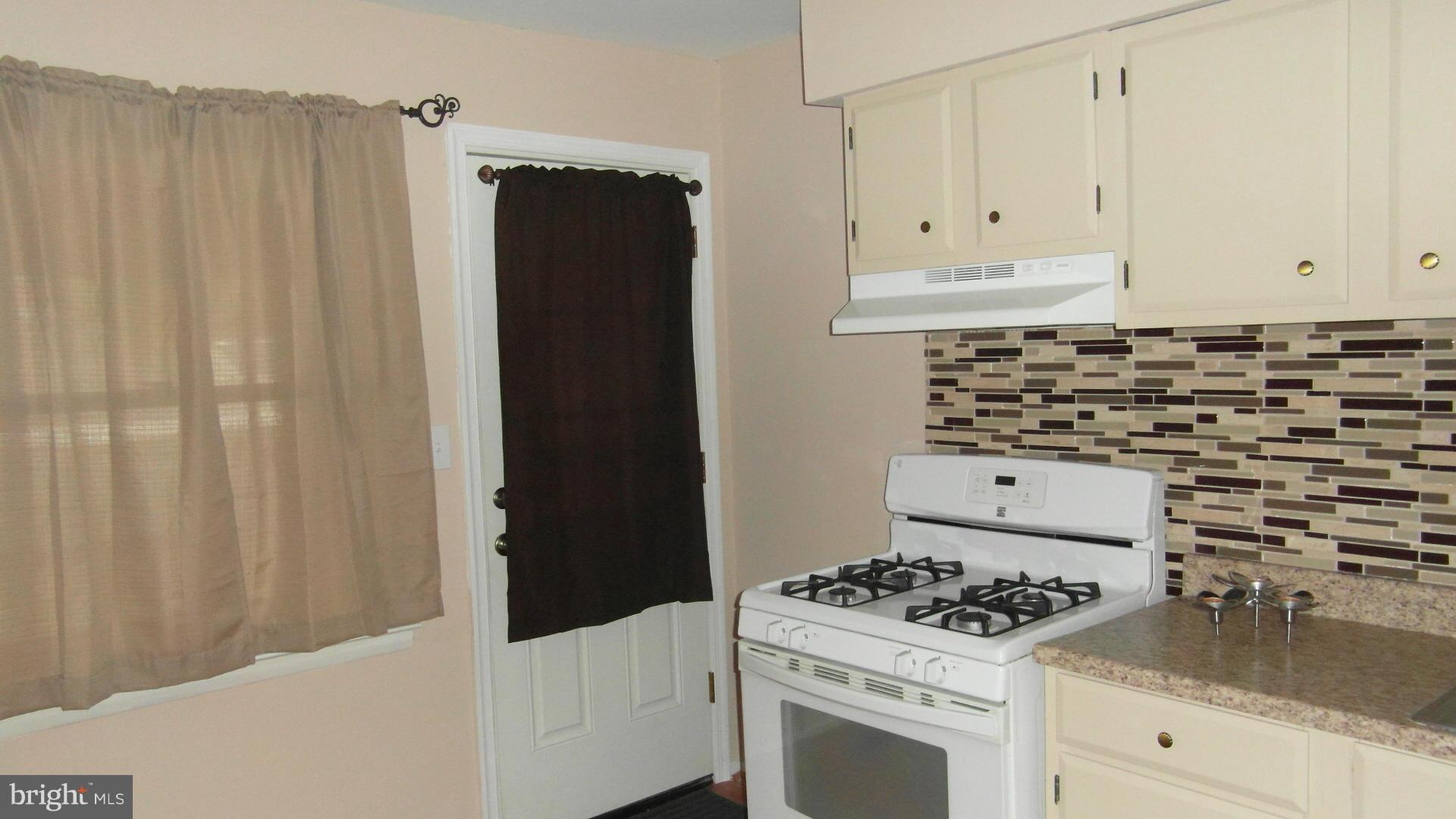 745 Seawall Road Baltimore, MD 21221 - Photo 10 of 29 Kitchen