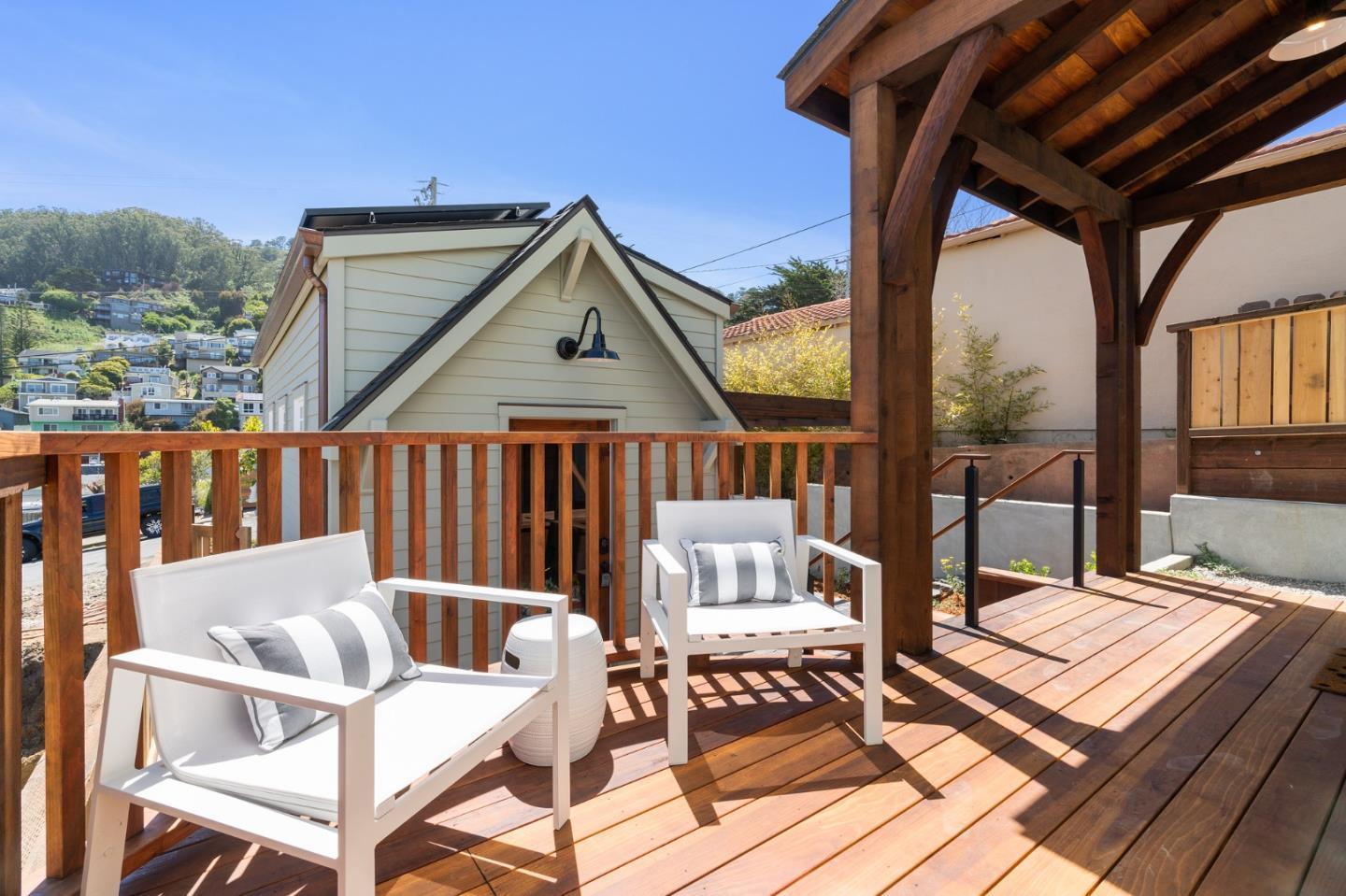 277 Kent Road Pacifica, CA 94044 - Photo 12 of 88