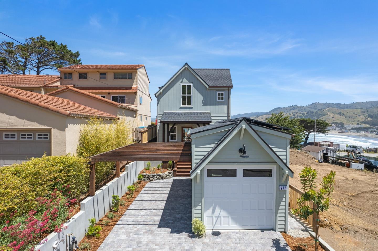 277 Kent Road Pacifica, CA 94044 - Photo 6 of 88