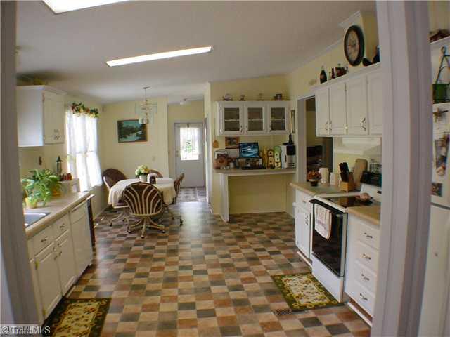 1125 Briggs Road Lexington, NC 27292 - Photo 5 of 9 Kitchen.