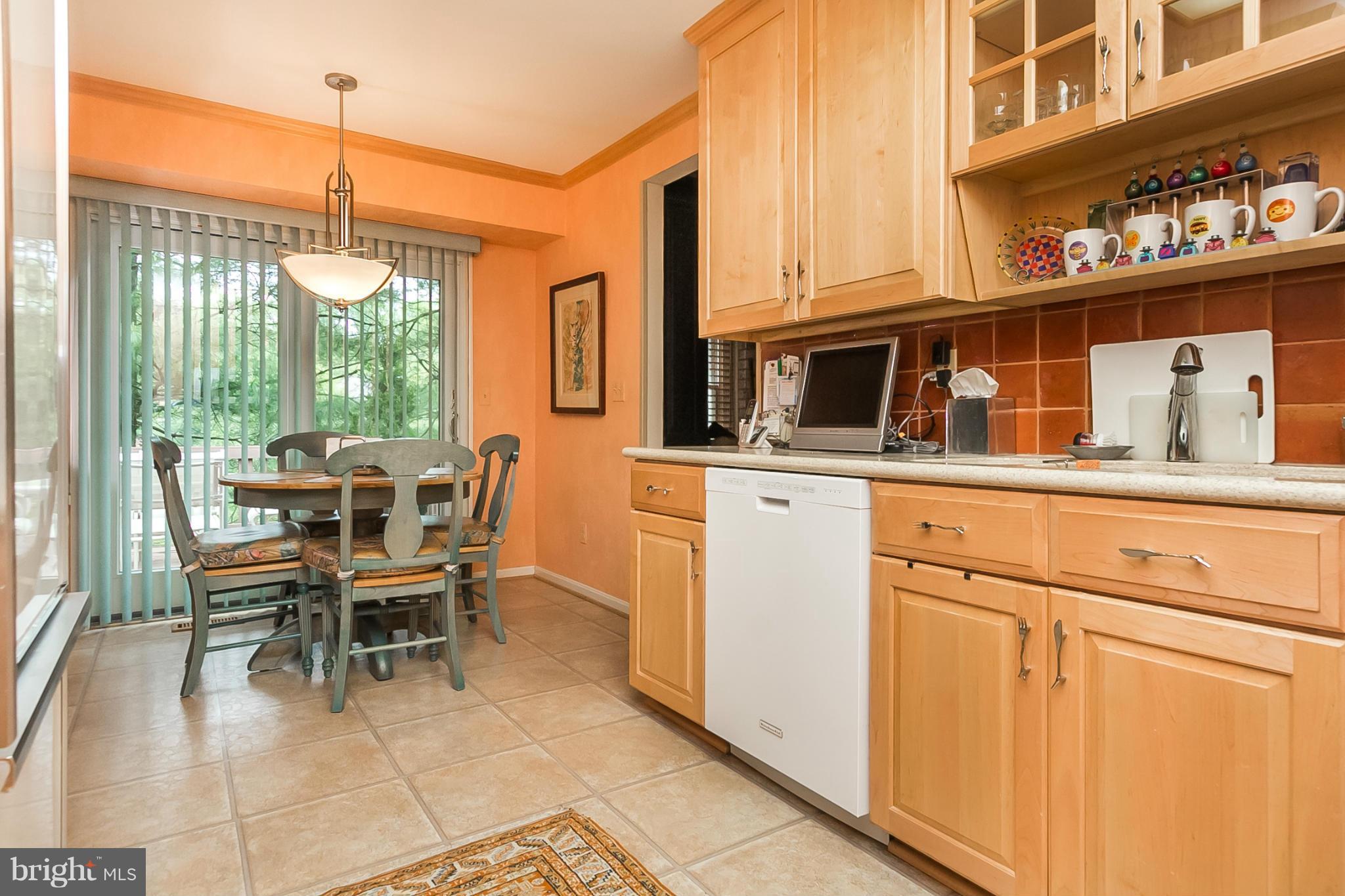 47 Raisin Tree Circle Pikesville, MD 21208 - Photo 11 of 30 Kitchen