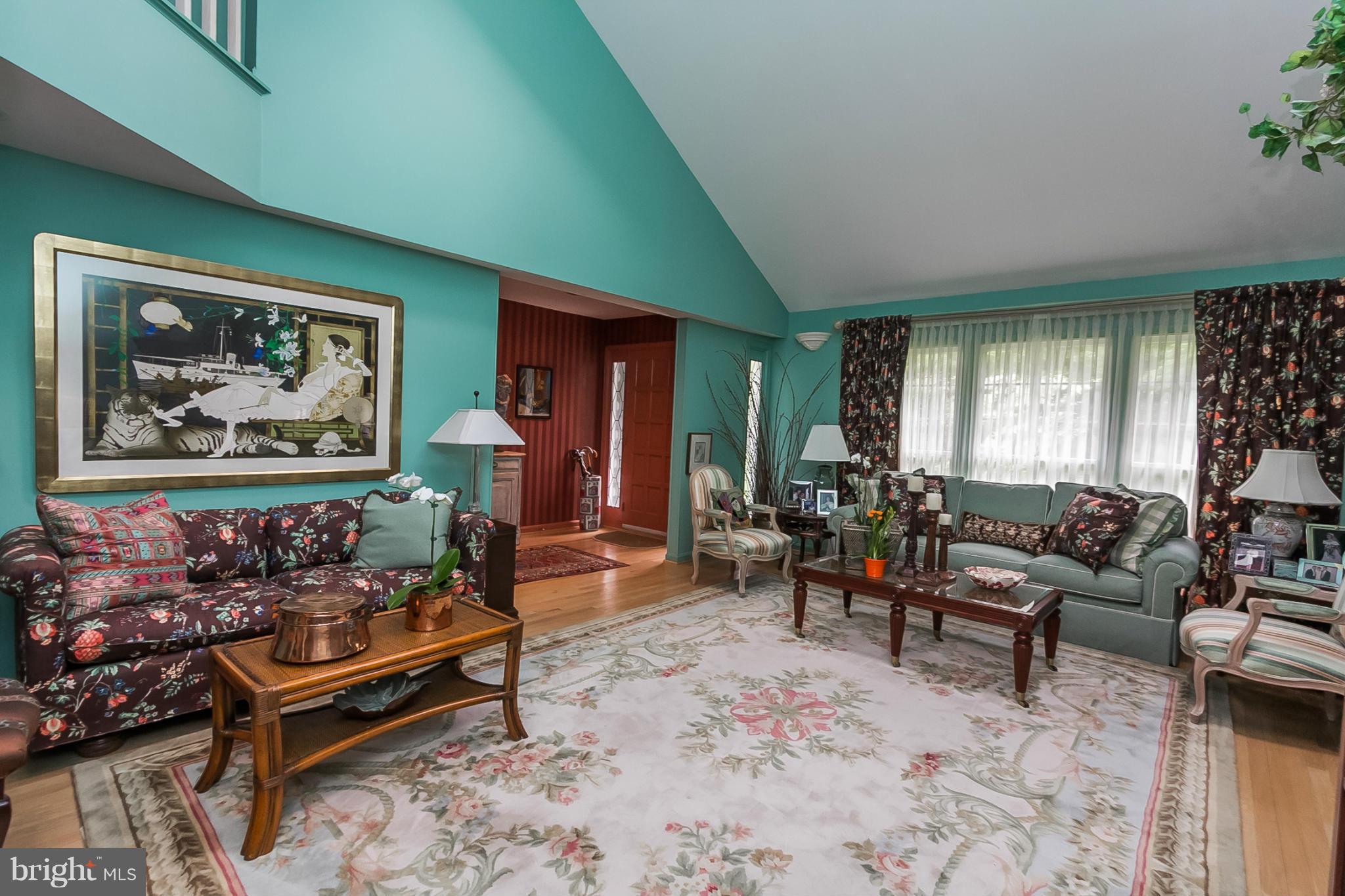47 Raisin Tree Circle Pikesville, MD 21208 - Photo 4 of 30 Living Room