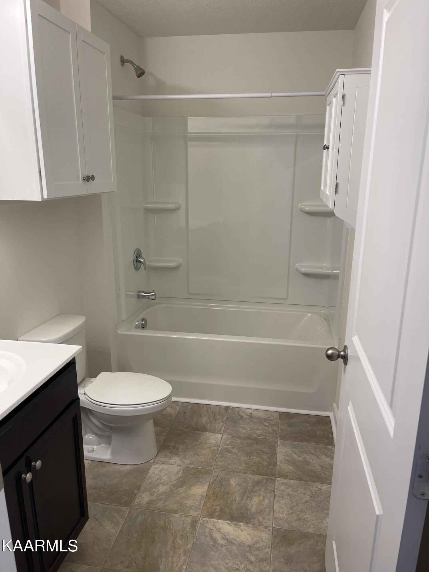 1629 River Poppy Road Mascot, TN 37806 - Photo 4 of 23 Bathroom #2