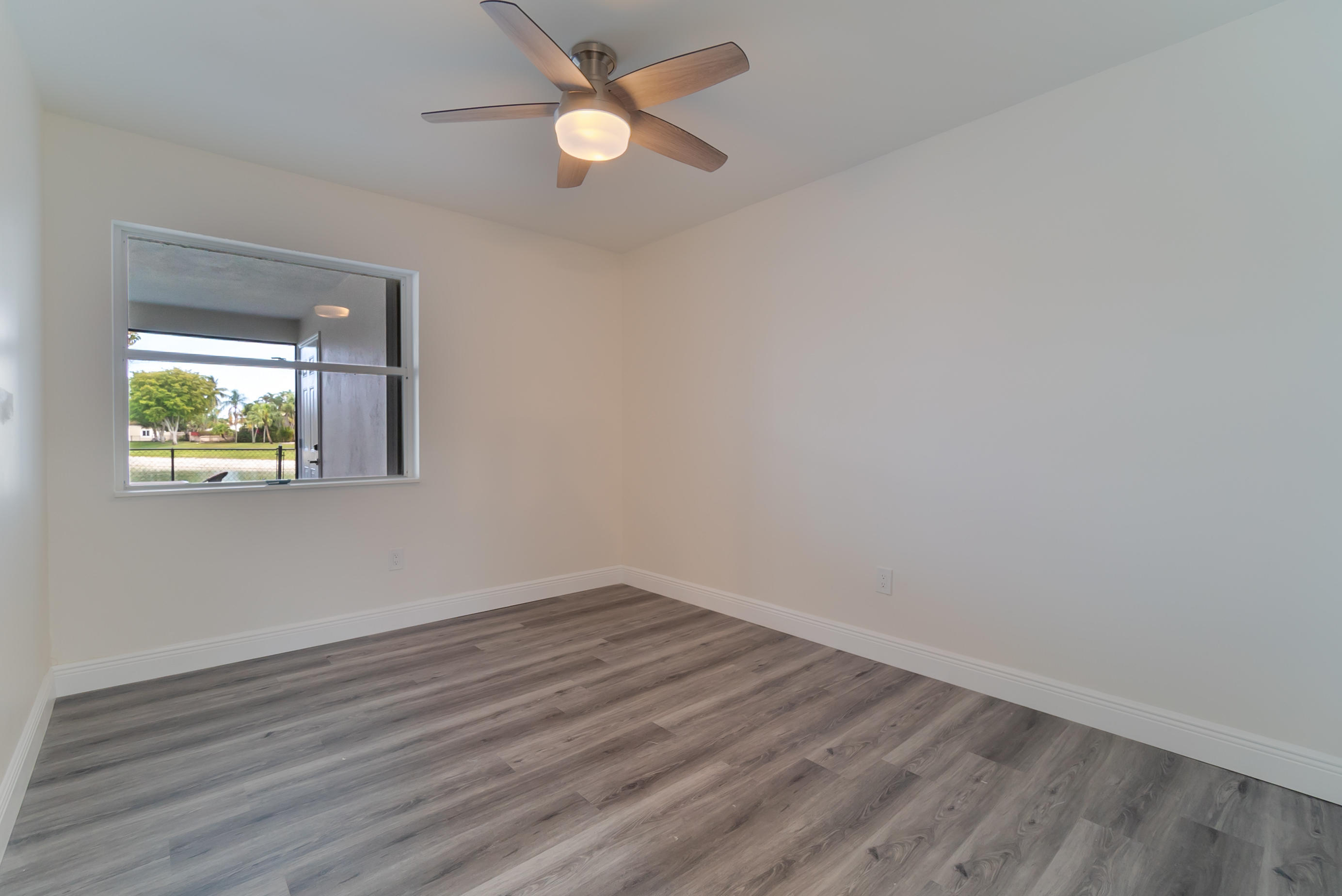 23040 Floralwood Lane Boca Raton, FL 33433 - Photo 16 of 31 8