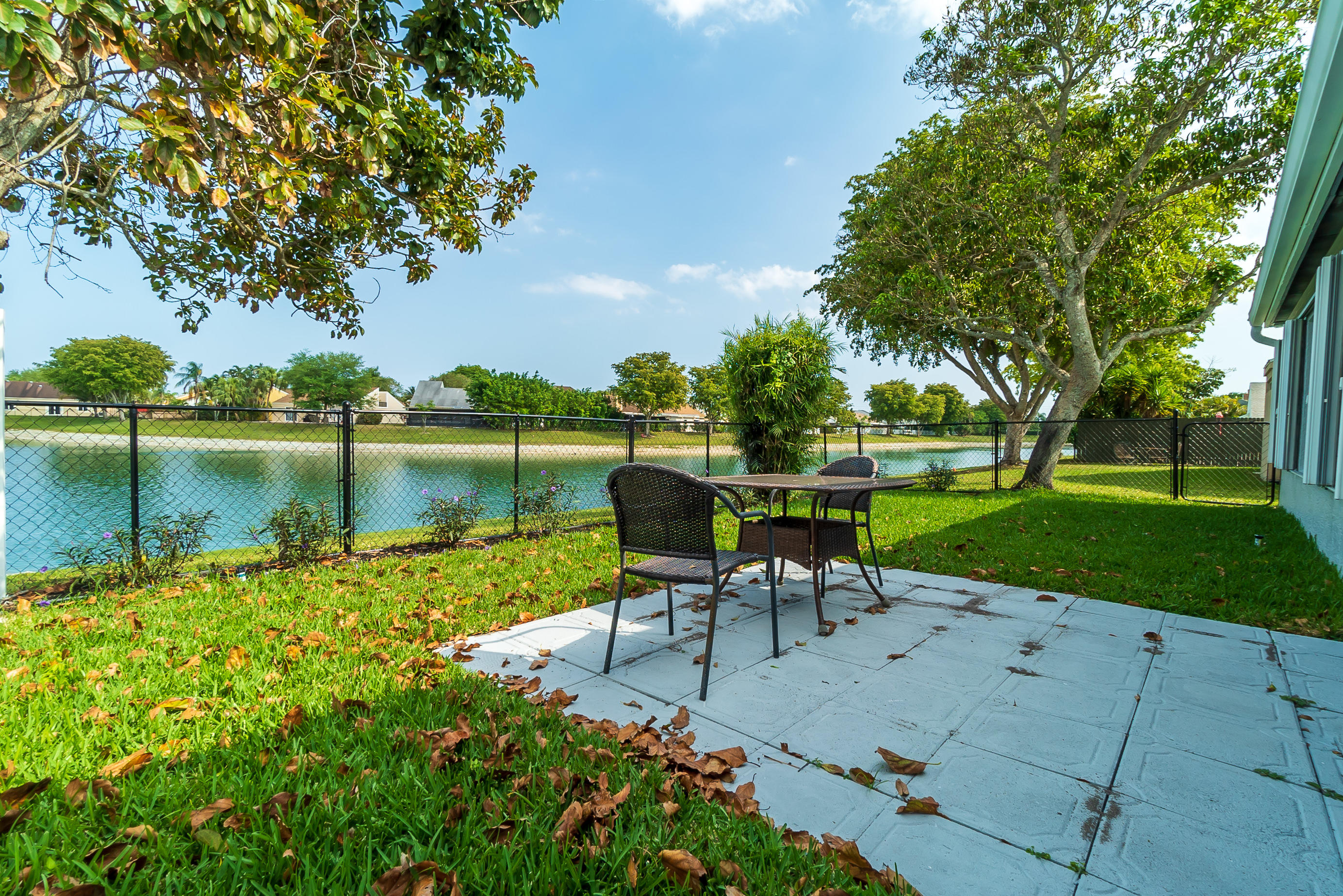 23040 Floralwood Lane Boca Raton, FL 33433 - Photo 2 of 31 Lake vue