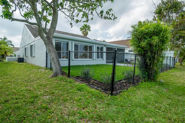 $3,750 | 23040 Floralwood Lane, Boca Raton, FL 33433