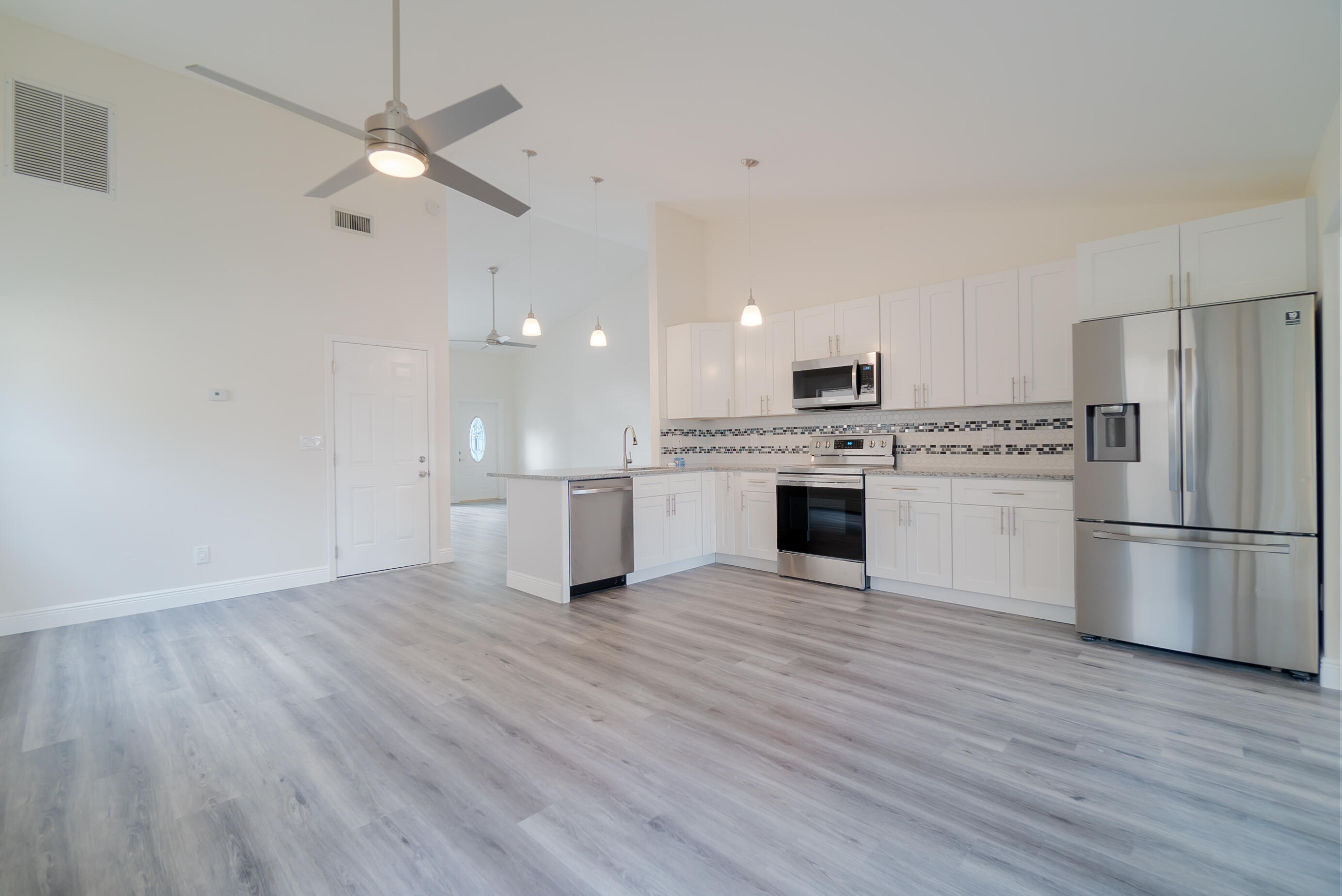 23040 Floralwood Lane Boca Raton, FL 33433 - Photo 7 of 31 19