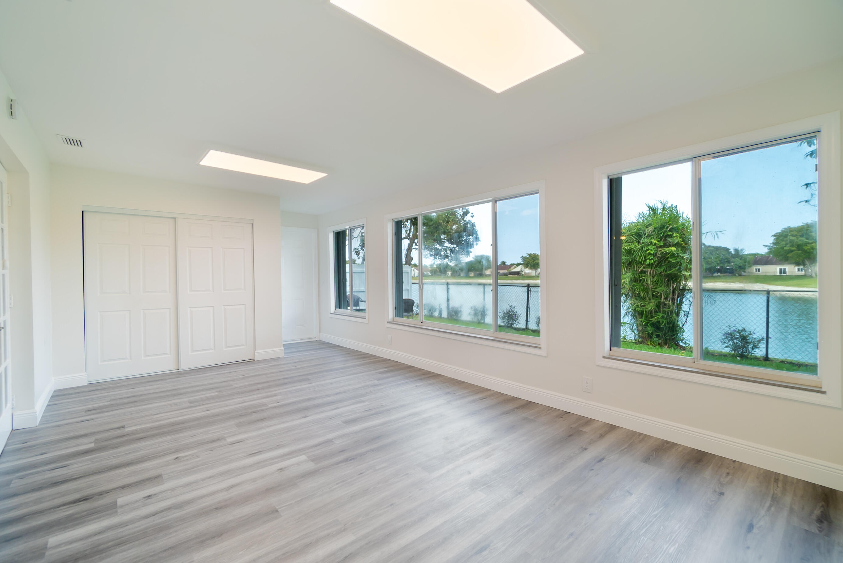 23040 Floralwood Lane Boca Raton, FL 33433 - Photo 9 of 31 21