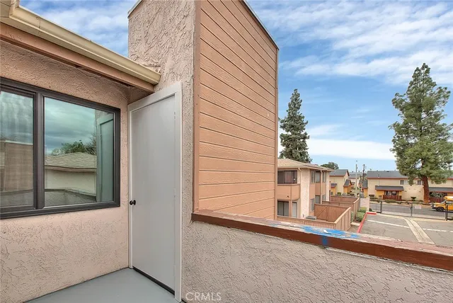 $265,900 | 1333 Massachusetts Avenue, Unit 201, Riverside, CA 92507