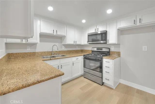 $265,900 | 1333 Massachusetts Avenue, Unit 201, Riverside, CA 92507