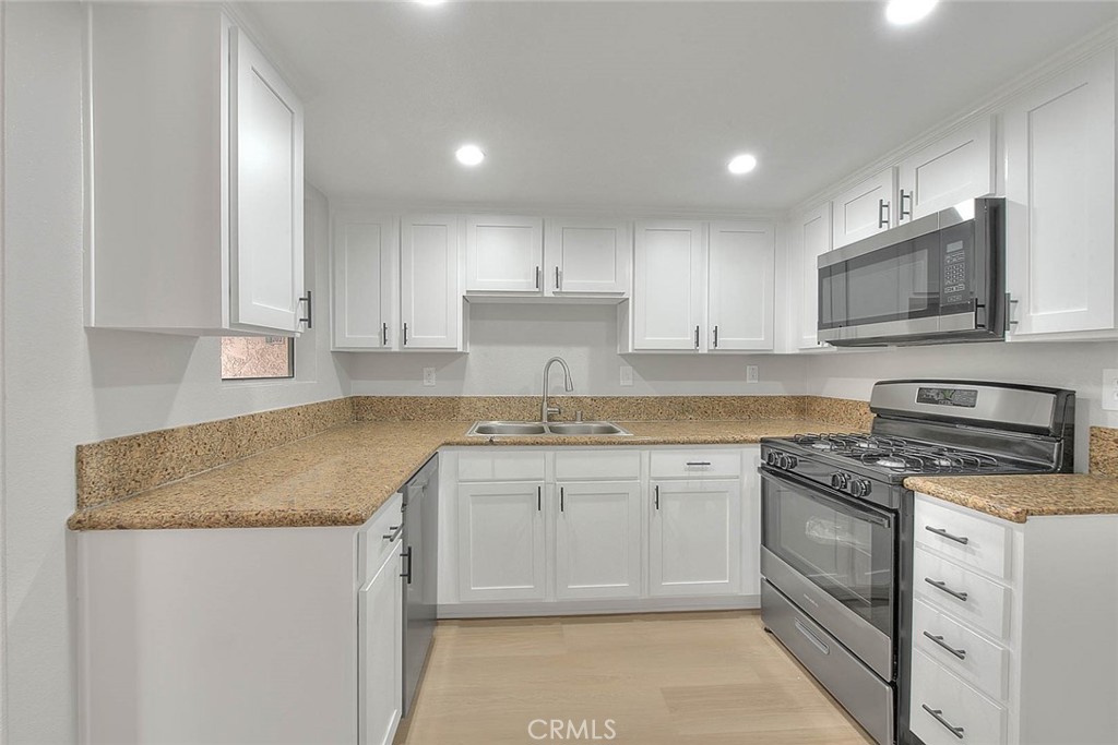 1333 Massachusetts Avenue, Unit 201 Riverside, CA 92507 - Photo 18 of 30