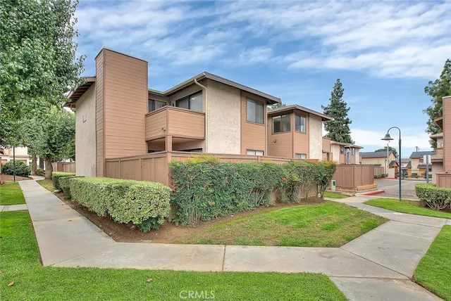 $265,900 | 1333 Massachusetts Avenue, Unit 201, Riverside, CA 92507