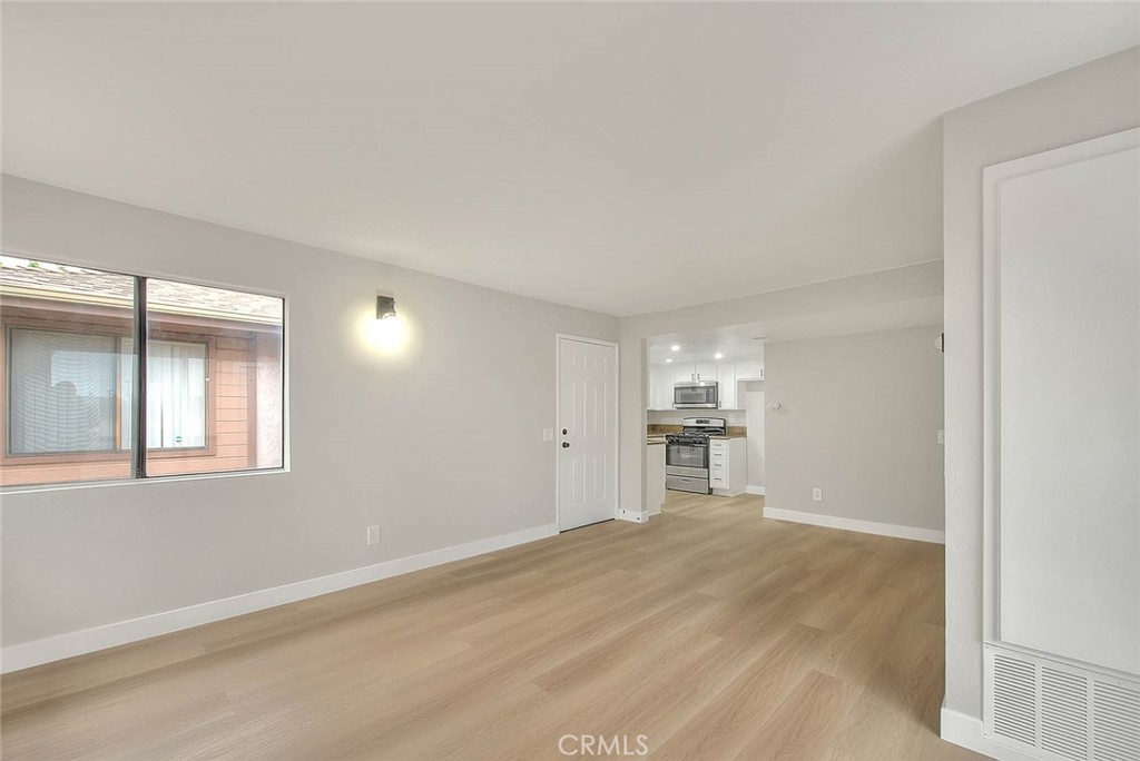 1333 Massachusetts Avenue, Unit 201 Riverside, CA 92507 - Photo 7 of 30