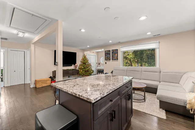 $379,000 | 425 Grove Street, Wood Dale, IL 60191