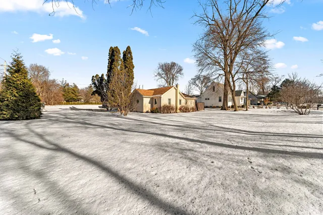 $379,000 | 425 Grove Street, Wood Dale, IL 60191