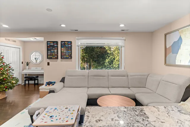 $379,000 | 425 Grove Street, Wood Dale, IL 60191