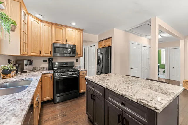 $379,000 | 425 Grove Street, Wood Dale, IL 60191