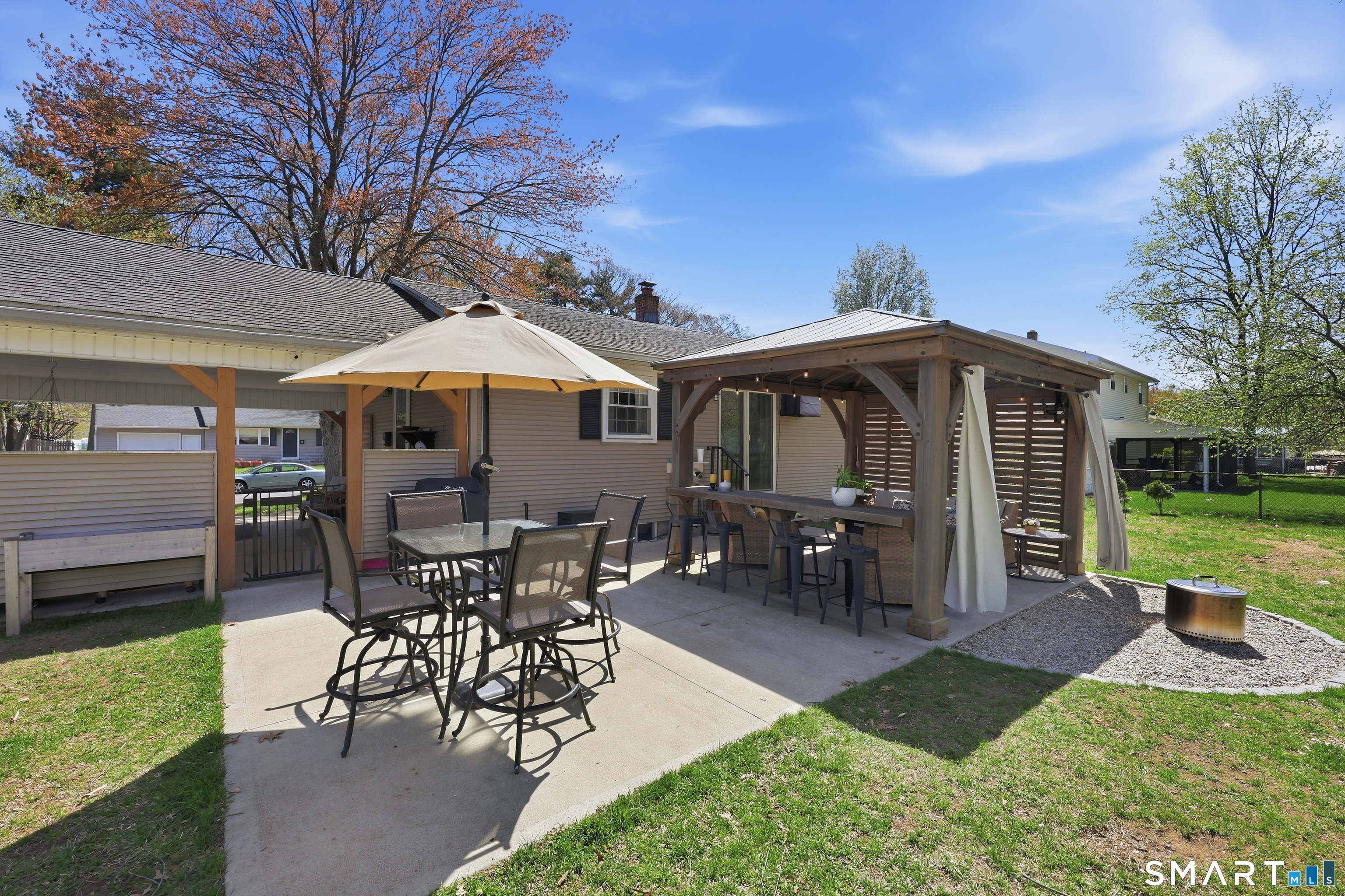 10 Tabor Road Enfield, CT 06082 - Photo 3 of 37