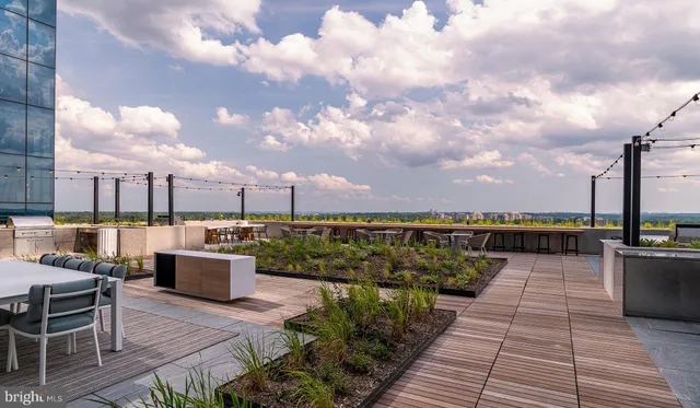 $3,700 | 4710 Elm Street, Unit 1BE2401, Bethesda, MD 20814