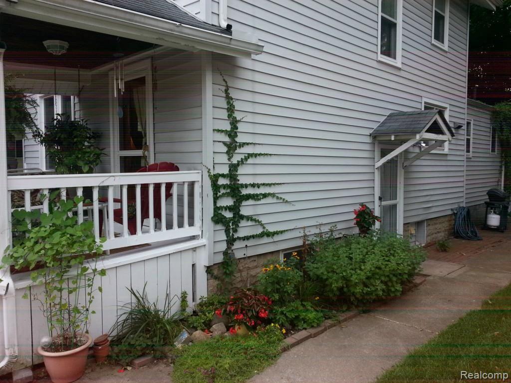 407 Wilcox Street Rochester, MI 48307 - Photo 3 of 23