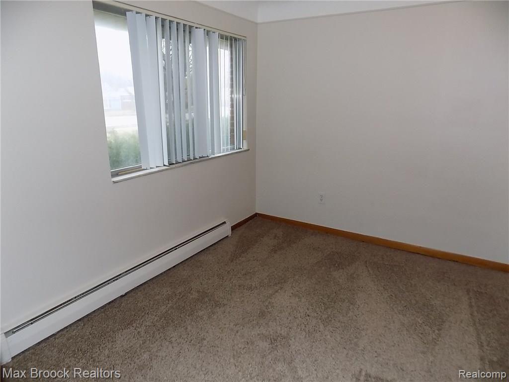 403 South Crooks Road Clawson, MI 48017 - Photo 15 of 21