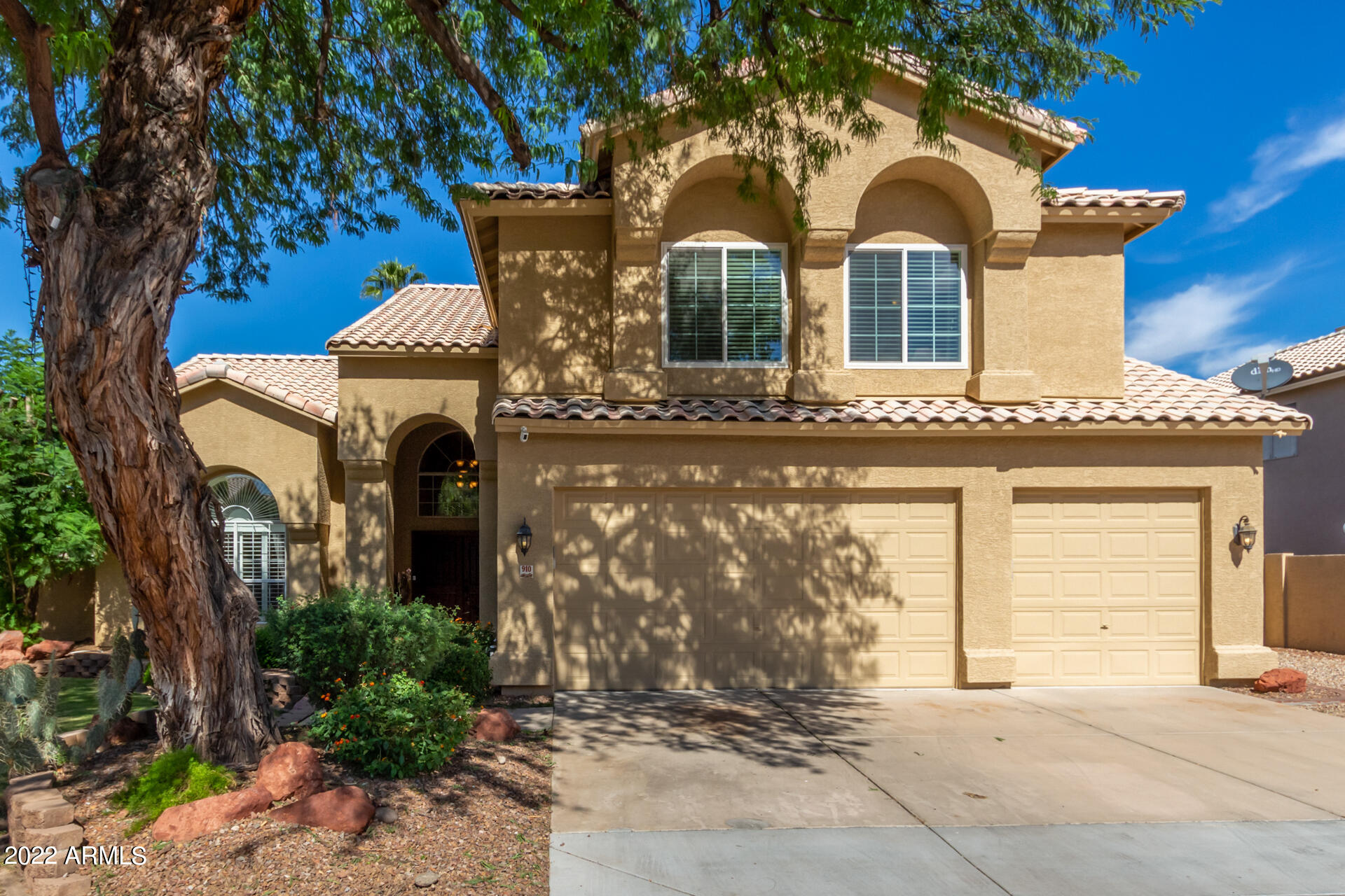 910 West Kathleen Road Phoenix, AZ 85023 - Photo 1 of 42 0001-02-Kathleen