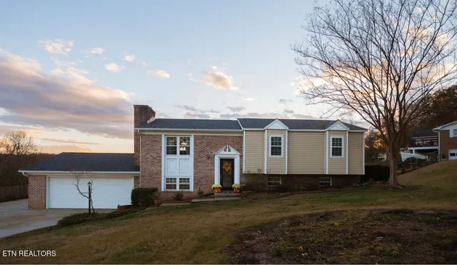 $432,000 | 113 Lake Hills Drive, Oak Ridge, TN 37830
