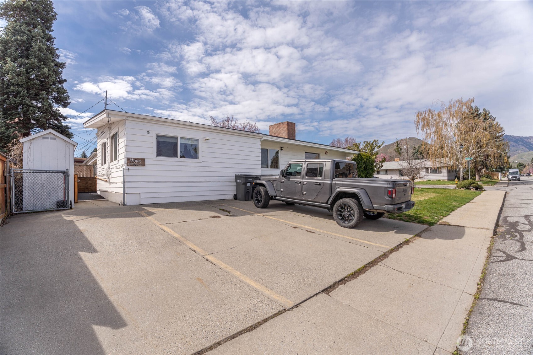 33 North Furney Street Wenatchee, WA 98801 - Photo 23 of 30 a house view with a outdoor space