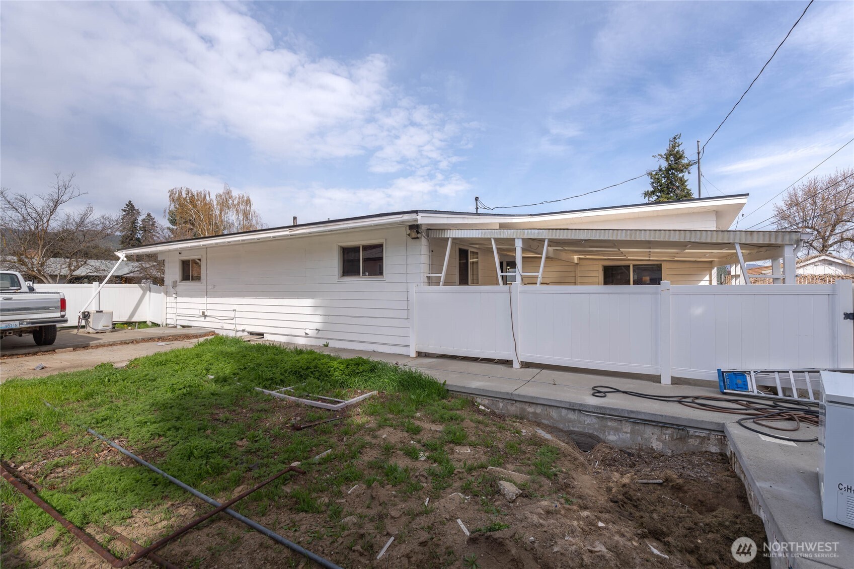 33 North Furney Street Wenatchee, WA 98801 - Photo 29 of 30 a view of a house with backyard