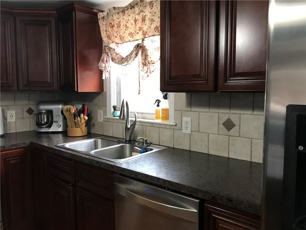 1306 Hill Farm Road Coventry, RI 02816 - Photo 6 of 21