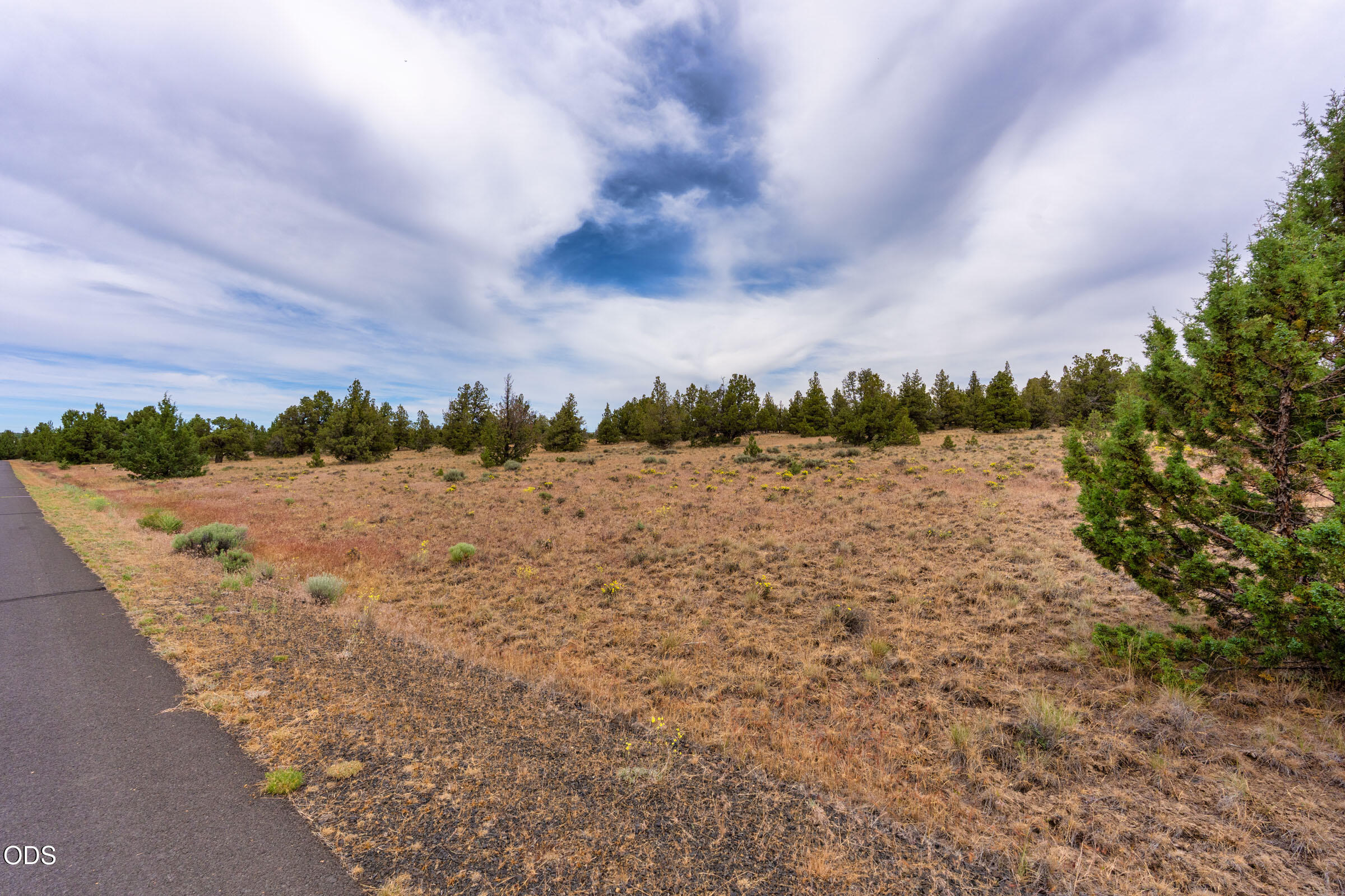 10388 Ridgeview Road Prineville, OR 97754 - Photo 5 of 27