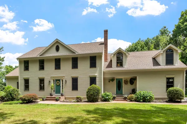 $1,750,000 | 72 Depot Road, Stratham, NH 03885