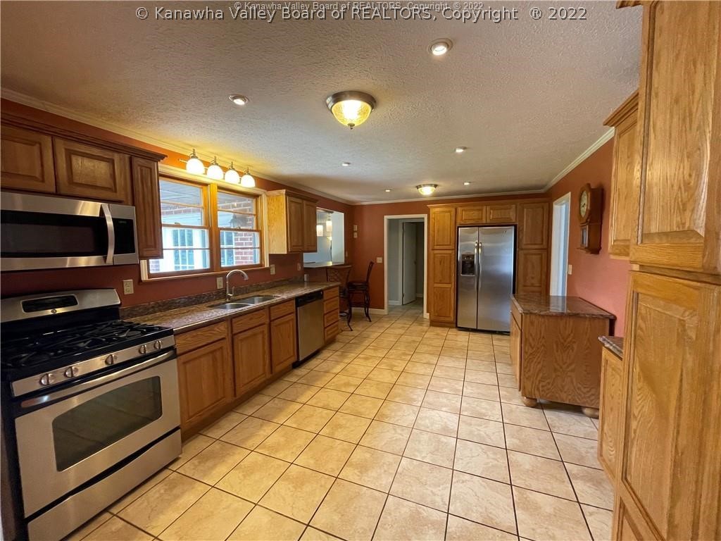 302 Cedar Crest Drive Ripley, WV 25271 - Photo 2 of 21 Gallery Image 2