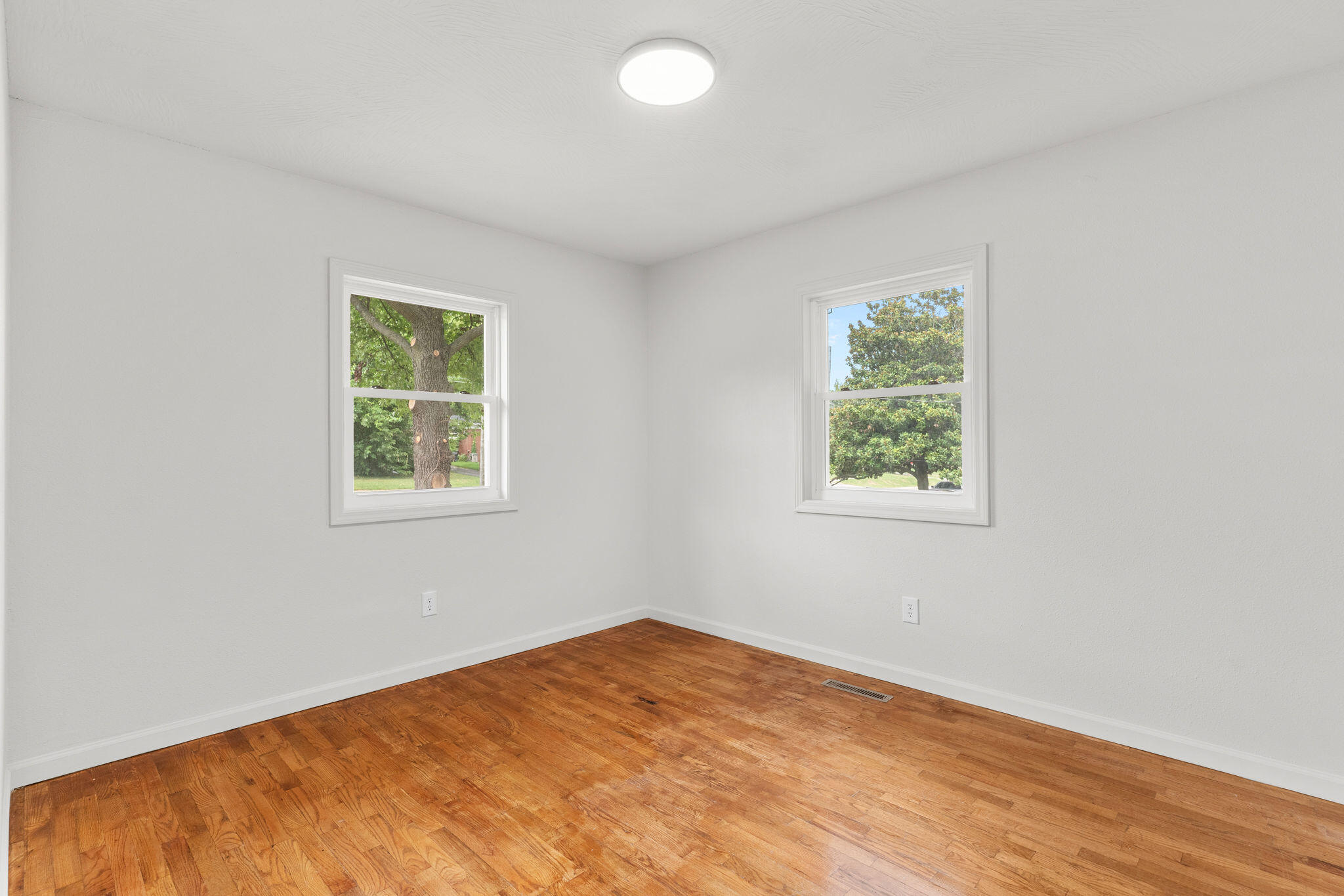953 West Kerr Street Springfield, MO 65803 - Photo 10 of 32 FrameandFocus_WEBorMLS-13-3