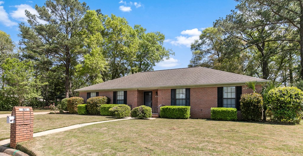 108 Prentice Court Dothan, AL 36305 - Photo 2 of 38 Gallery Image 2
