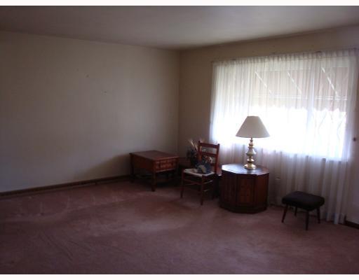 134 Johnetta Road Vandergrift, PA 15690 - Photo 6 of 17 Living Room.
