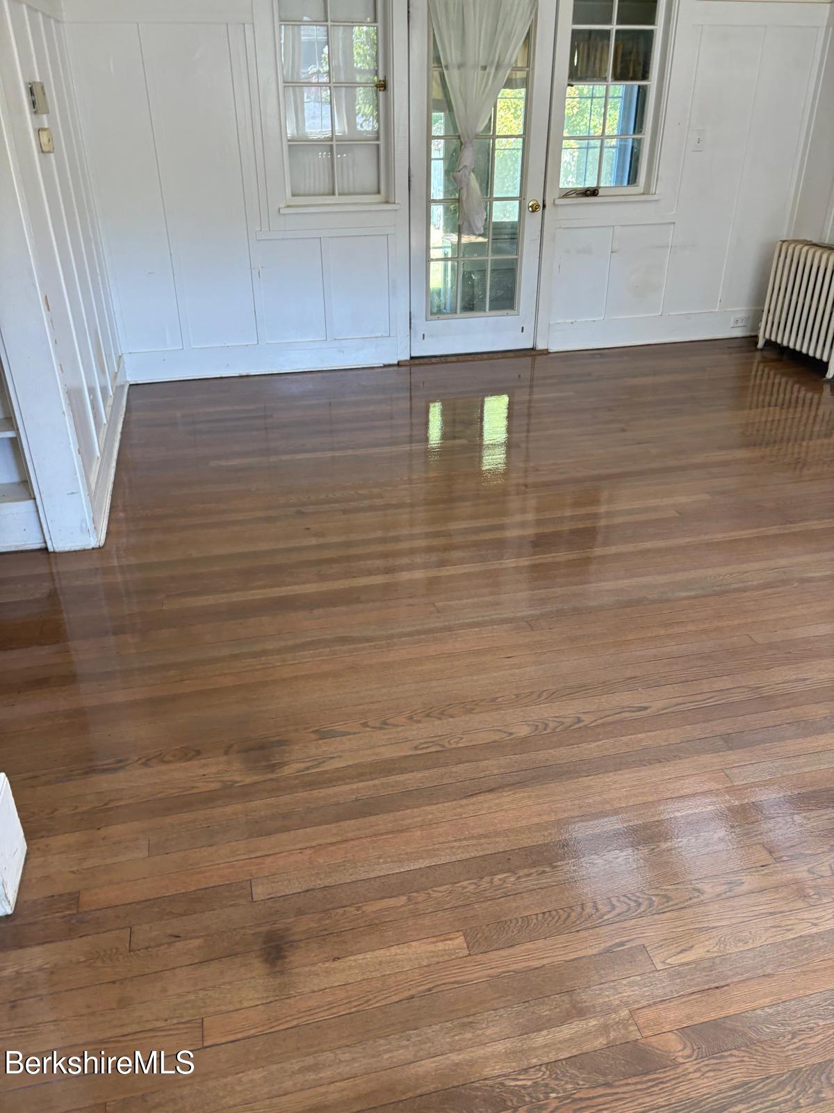 1097 State Road North Adams, MA 01247 - Photo 5 of 28 large living room