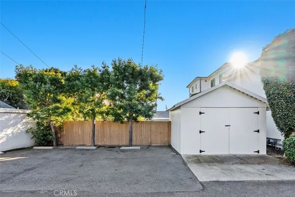 $7,500 | 414 Cypress Drive, Laguna Beach, CA 92651