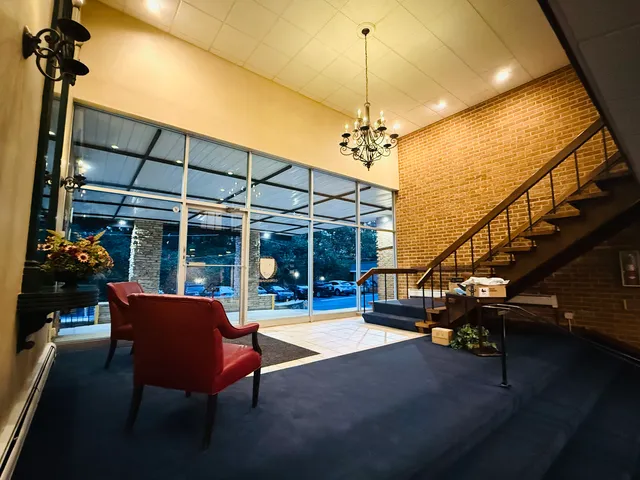 $210,000 | 4250 Saratoga Avenue, Unit L305, Downers Grove, IL 60515