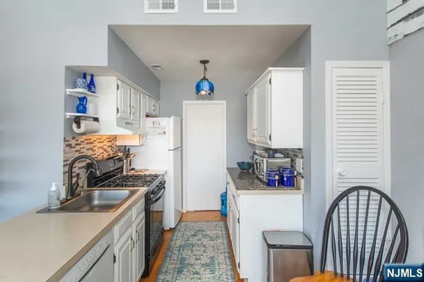 $2,650 | 2 Falkenstein Drive, Unit 2, Vernon, NJ 07462