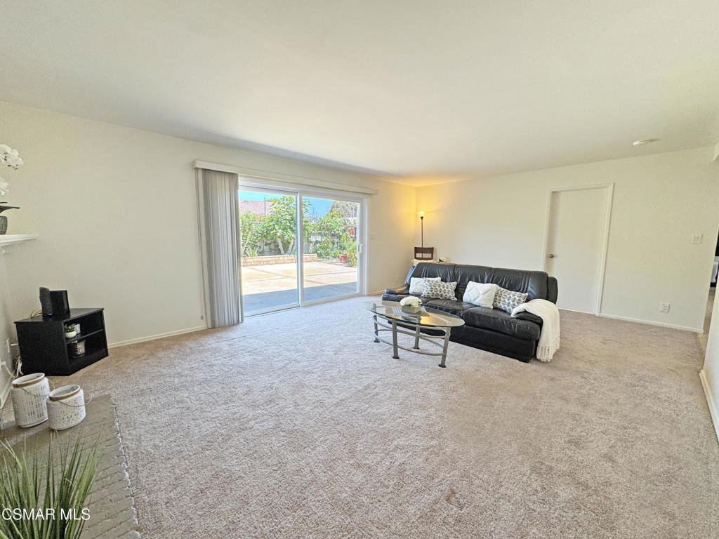 2401 El Portal Way Oxnard, CA 93035 - Photo 10 of 41