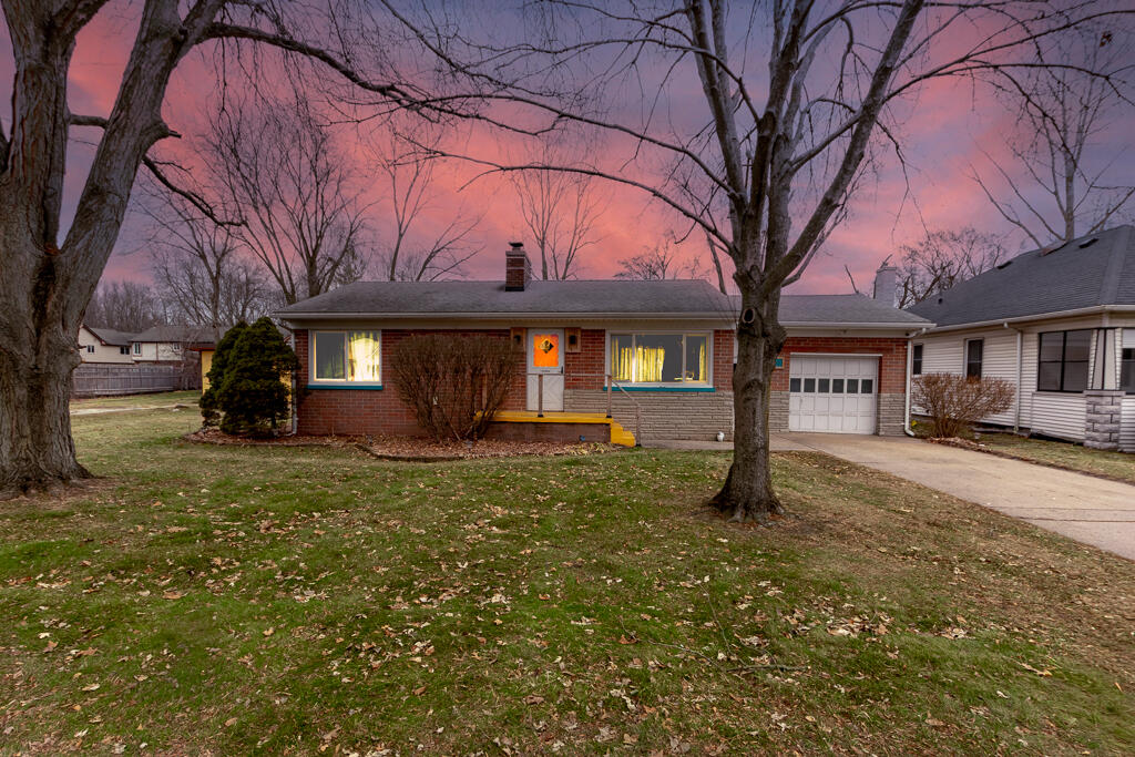 992 North Prospect Road Ypsilanti, MI 48198 - Photo 28 of 53 992 N Prospect Rd sunset-1