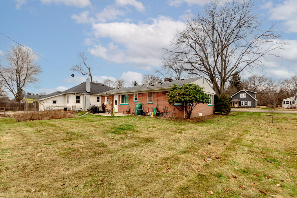 992 North Prospect Road Ypsilanti, MI 48198 - Photo 38 of 53 992 N Prospect Rd-8