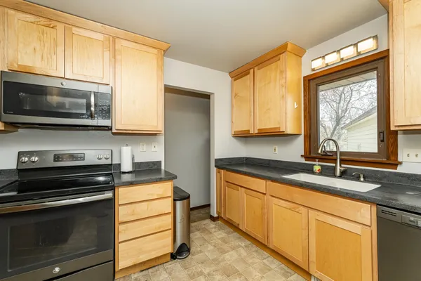 $300,000 | 2724 12th Avenue Northwest, Rochester, MN 55901