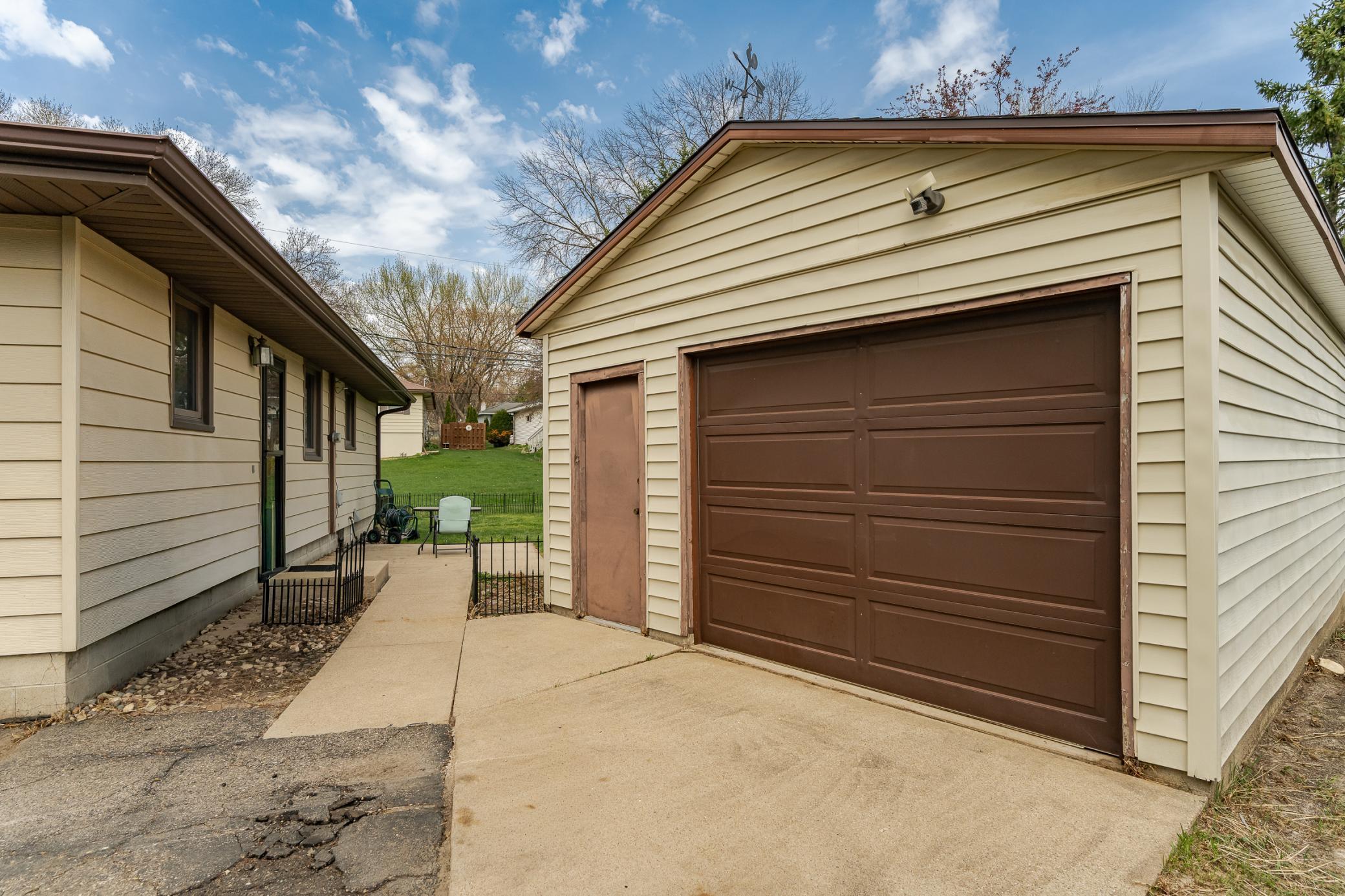 2724 12th Avenue Northwest Rochester, MN 55901 - Photo 2 of 21