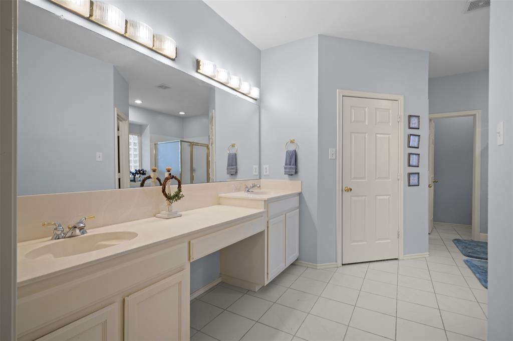 1625 Tree Line Road Flower Mound, TX 75028 - Photo 17 of 33