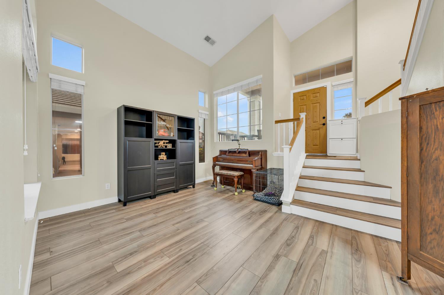 8194 Primoak Way Elk Grove, CA 95758 - Photo 13 of 44